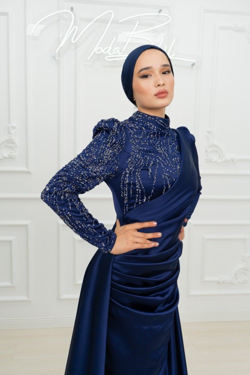 Petra Drape Detay Kol ve Göğüs Taşlı Saten Kalem Tesettür Abiye Lacivert Lacivert