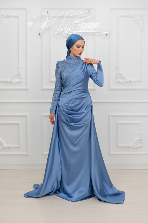 Petra Drape Detay Kol ve Göğüs Taşlı Saten Kalem Tesettür Abiye indigo İndigo