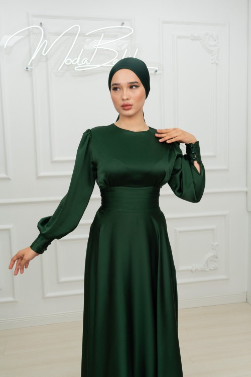Dianna Sade Bel Bağlamalı Kloş Kobe Saten Tesettür Abiye Zümrüt Zümrüt