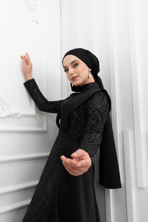 Zerda Göğüs V Manşet Kabartma Simli Saten Pelerinli Kalem Tesettür Abiye Siyah Siyah