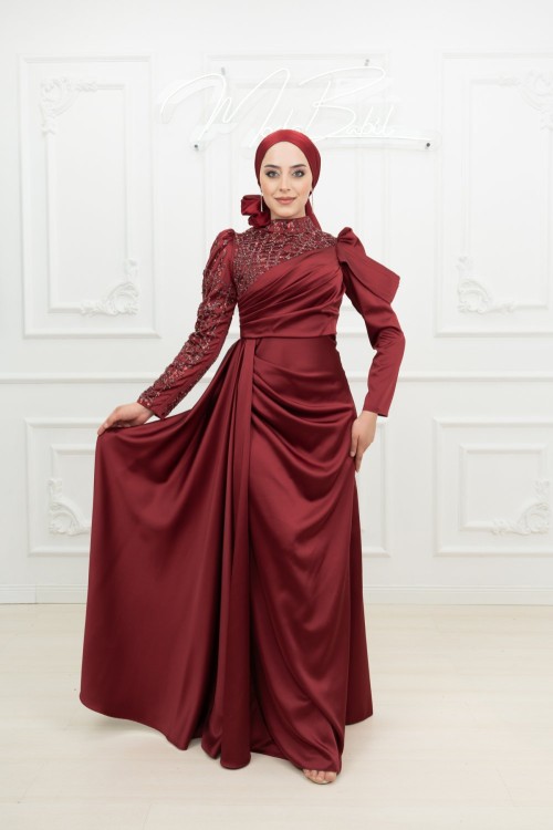 Efil Drape Detay Kol ve Göğüs Taşlı Saten Kalem Tesettür Abiye Bordo Bordo