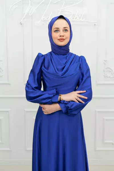 Derya Göğüs Drapeli Balon Kol Kloş Saten Tesettür Saks Mavisi