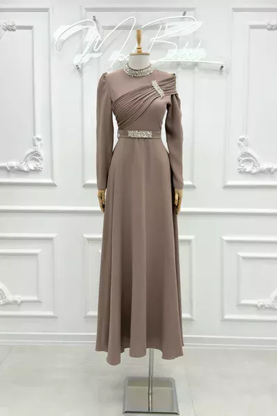 Milen Göğüs Drape Ve Taş Detay Krep KumaŞ Kloş Tesettür Abiye Vizon