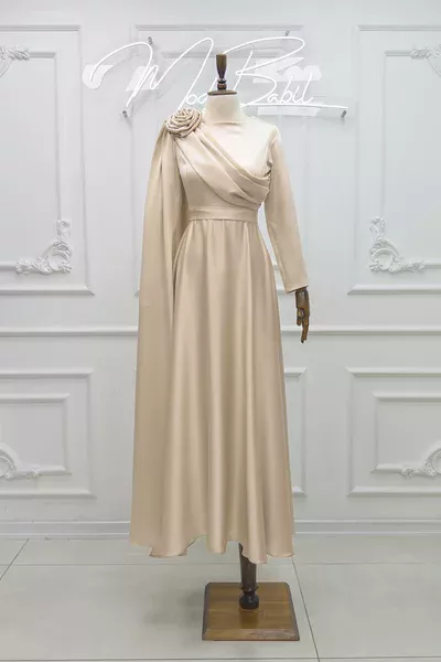 Nurçin Gül Detay Saten kumaş Kloş Tesettür Abiye Krem